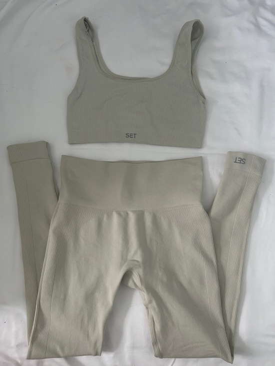 SET Active Other - SET Active Ribbed Seamless Workout Crop & High-Waist Leggings - Light Beige